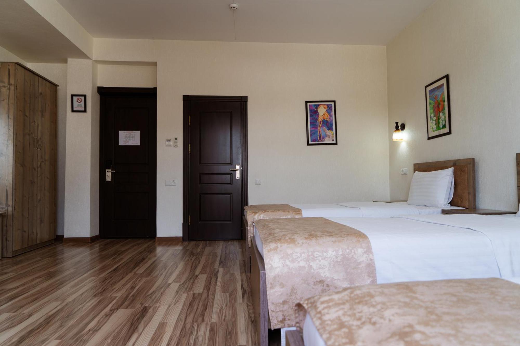 Tourist Inn Hotel Tachkent Extérieur photo